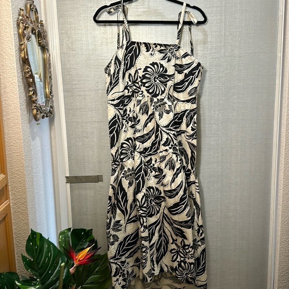Who What Wear fun Black cream print high low dress size M
